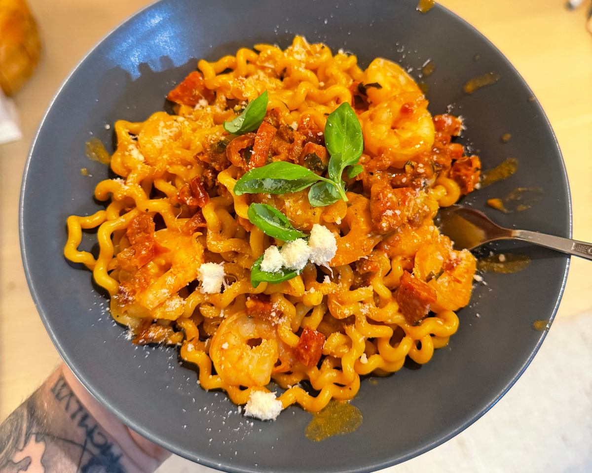Cajun Pasta med Scampi og Chorizo